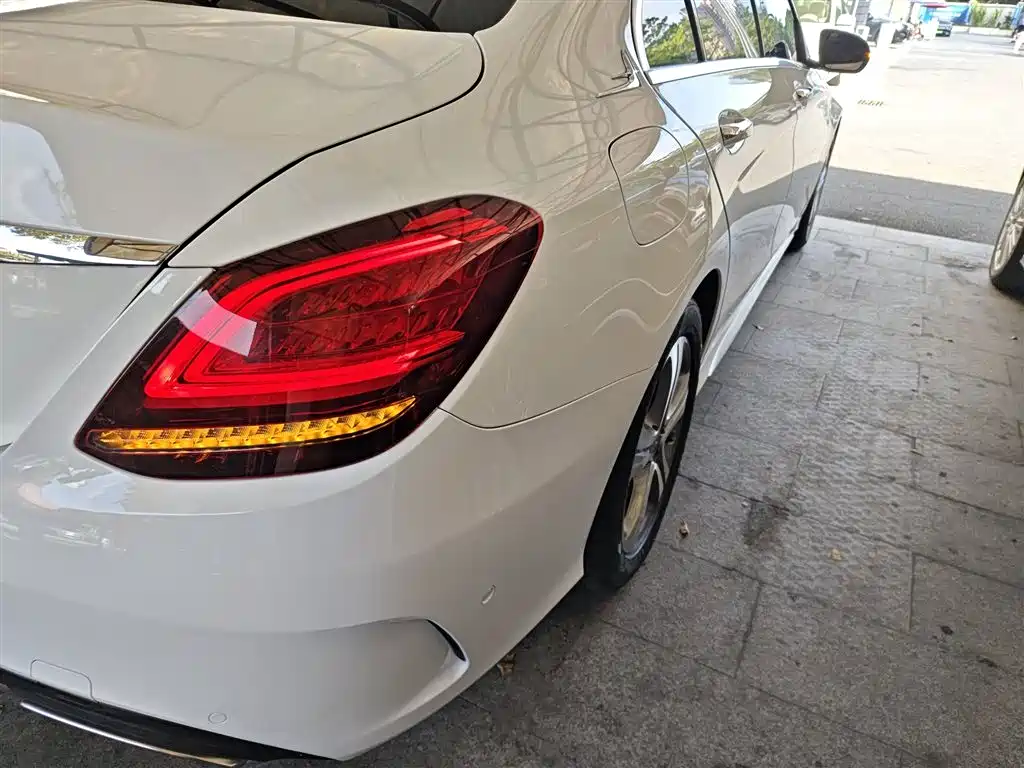 Mercedes-Benz C-Class 2019 — фото 19
