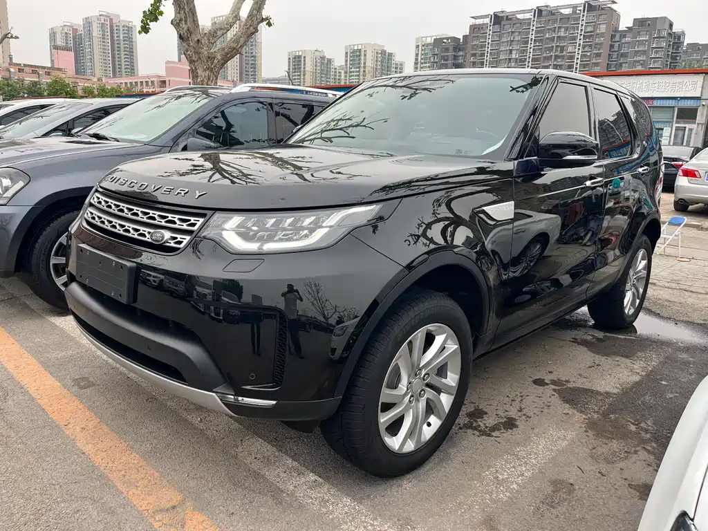 Land Rover Discovery 2018 — фото 1
