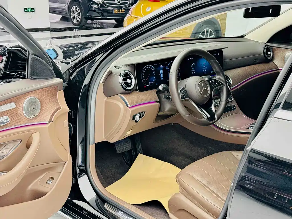Mercedes-Benz E-Class 2023 — фото 8