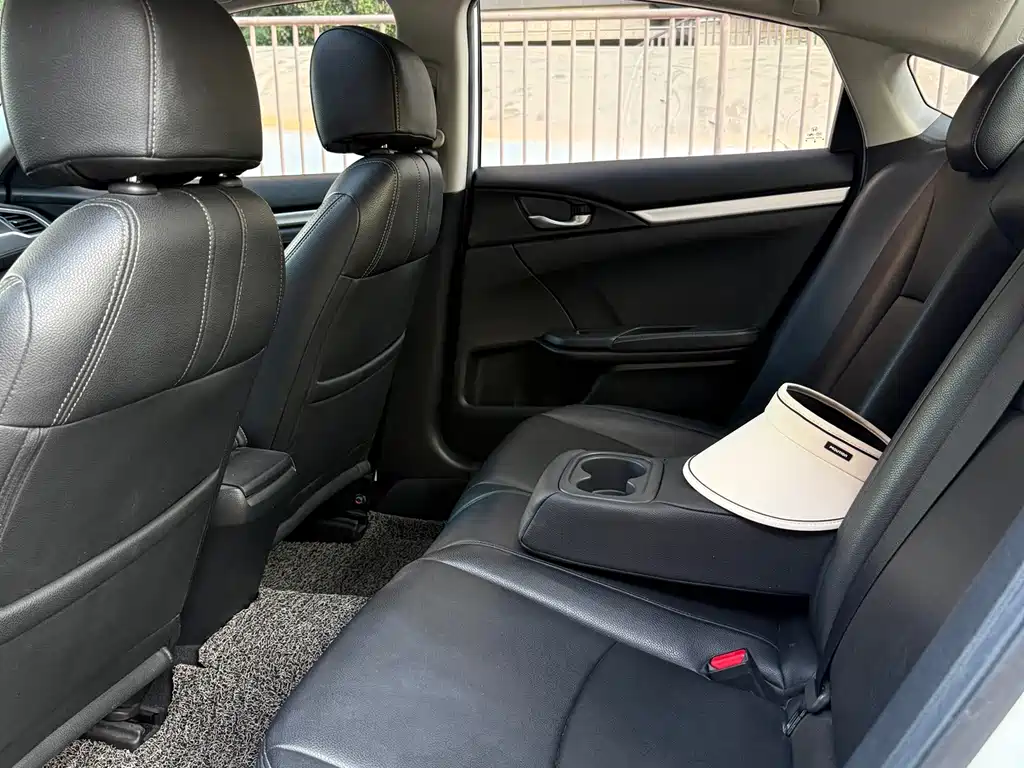 Honda Civic 2020 — фото 14