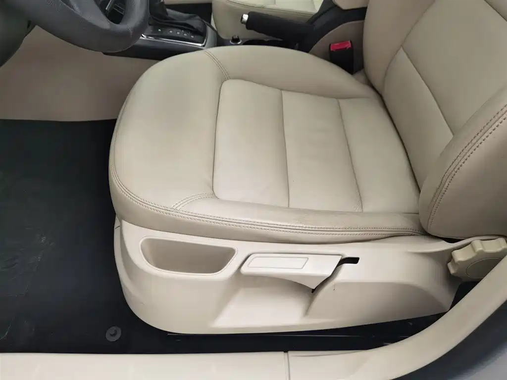 Skoda Octavia 2015 — фото 20