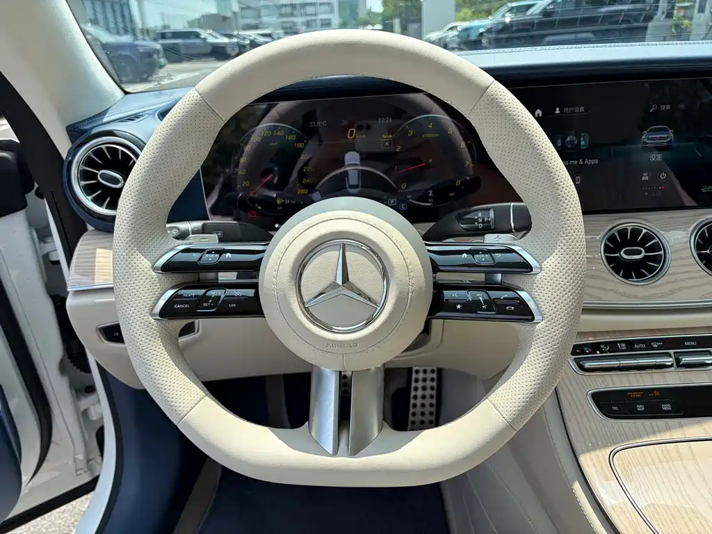 Mercedes-Benz E-Class 2023 — фото 6