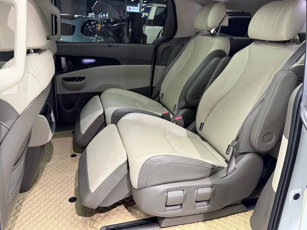 Kia Carnival 2022 — фото 24