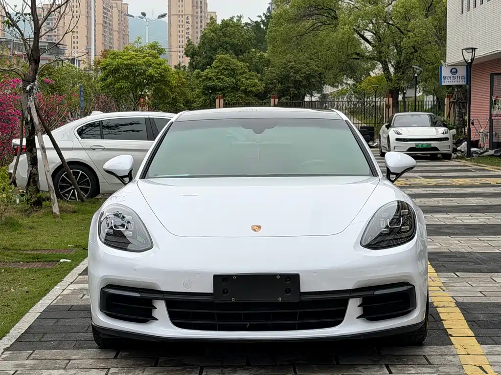 Porsche Panamera 2018 — фото 2