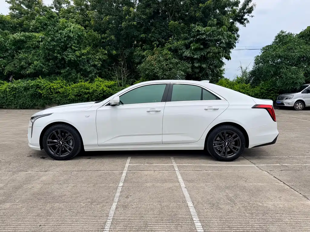 Cadillac CT4 2024 — фото 4
