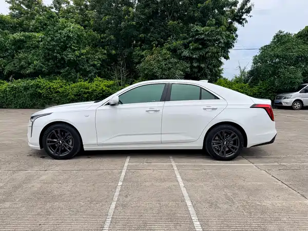 Cadillac CT4 2024
