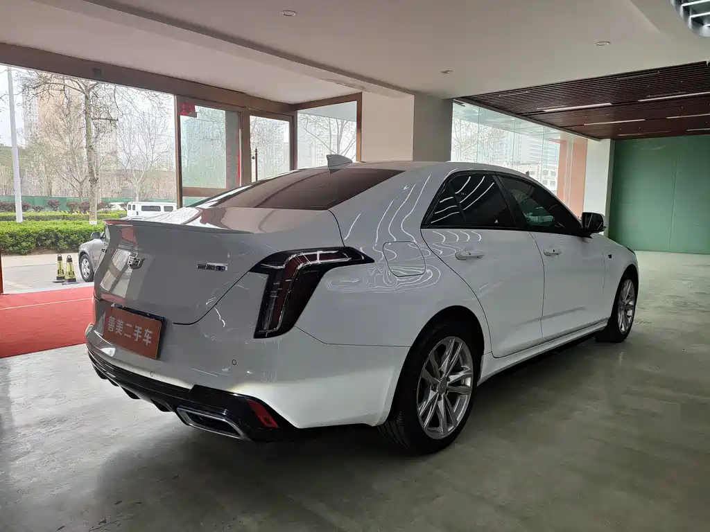 Cadillac CT4 2022 — фото 19