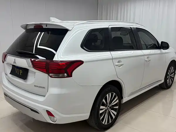 Mitsubishi Outlander 2022