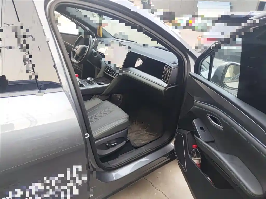 BYD L DM-i 2025 — фото 11