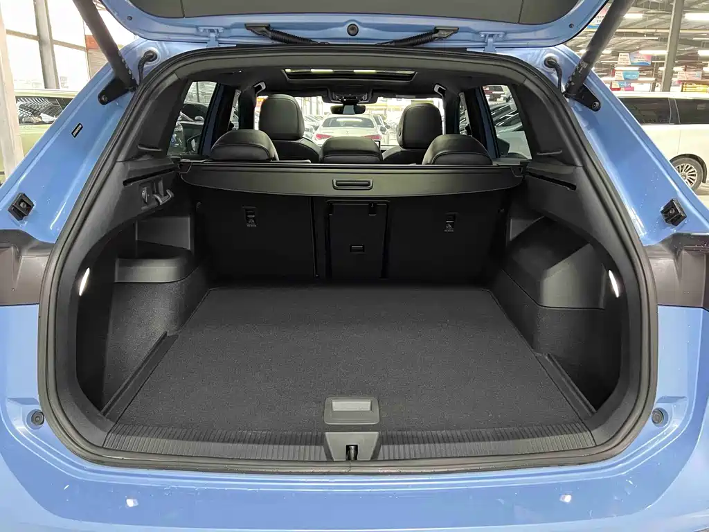 Volkswagen Tiguan L 2024 — фото 18