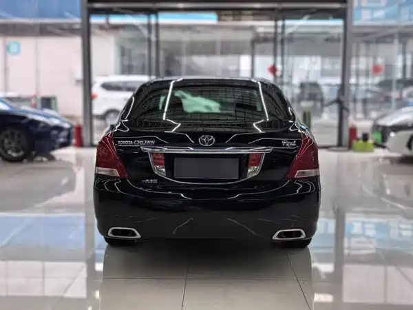 Toyota Crown 2010