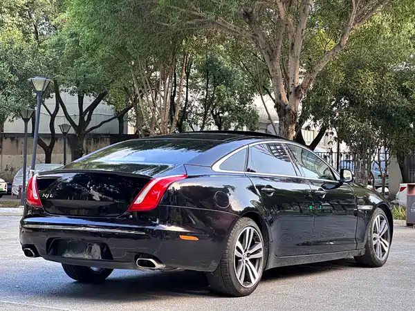 Jaguar XJ 2013
