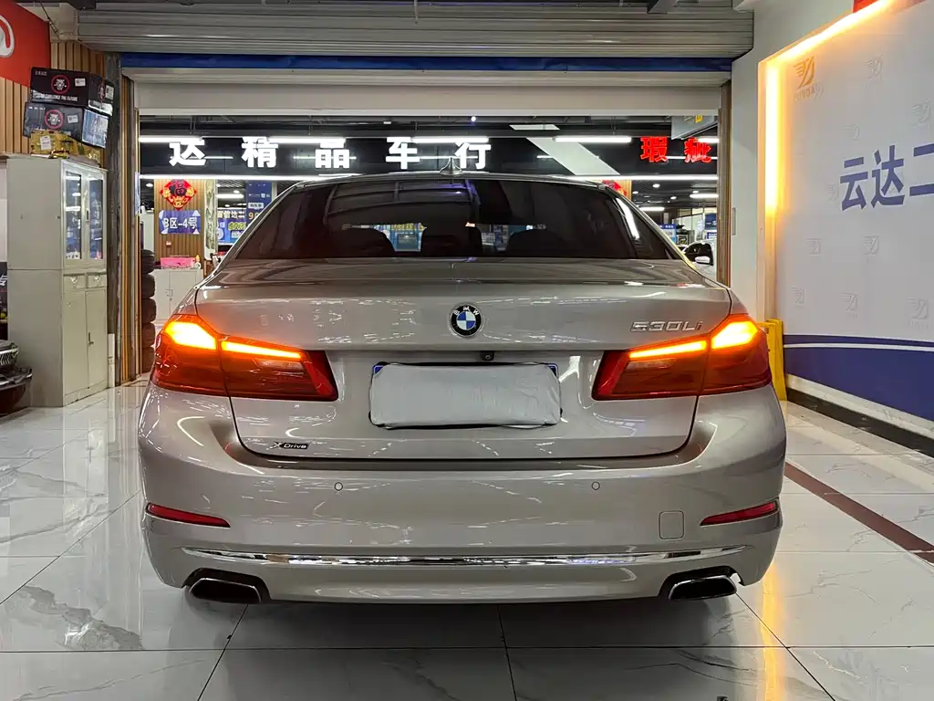 BMW 5 Series 2018 — фото 4