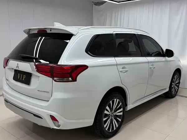 Mitsubishi Outlander 2022