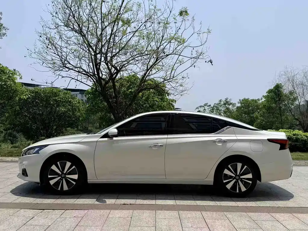 Nissan Teana 2022 — фото 4