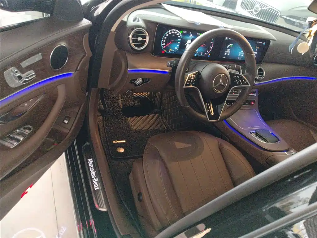Mercedes-Benz E-Class 2022 — фото 13