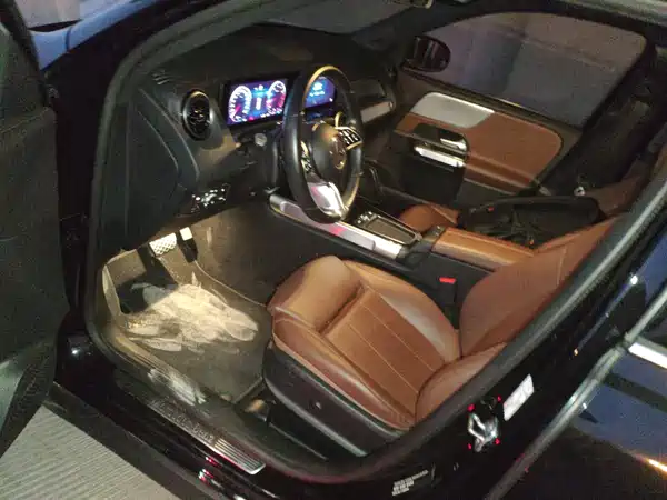 Mercedes-Benz GLB 2023