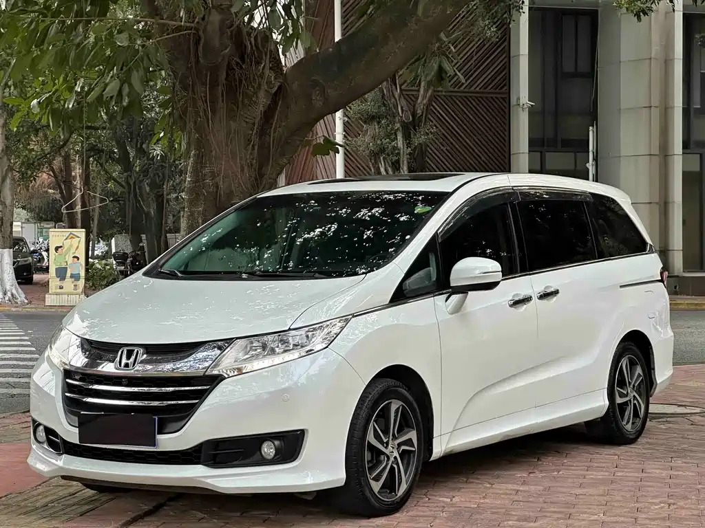 Honda Odyssey 2015 — фото 1