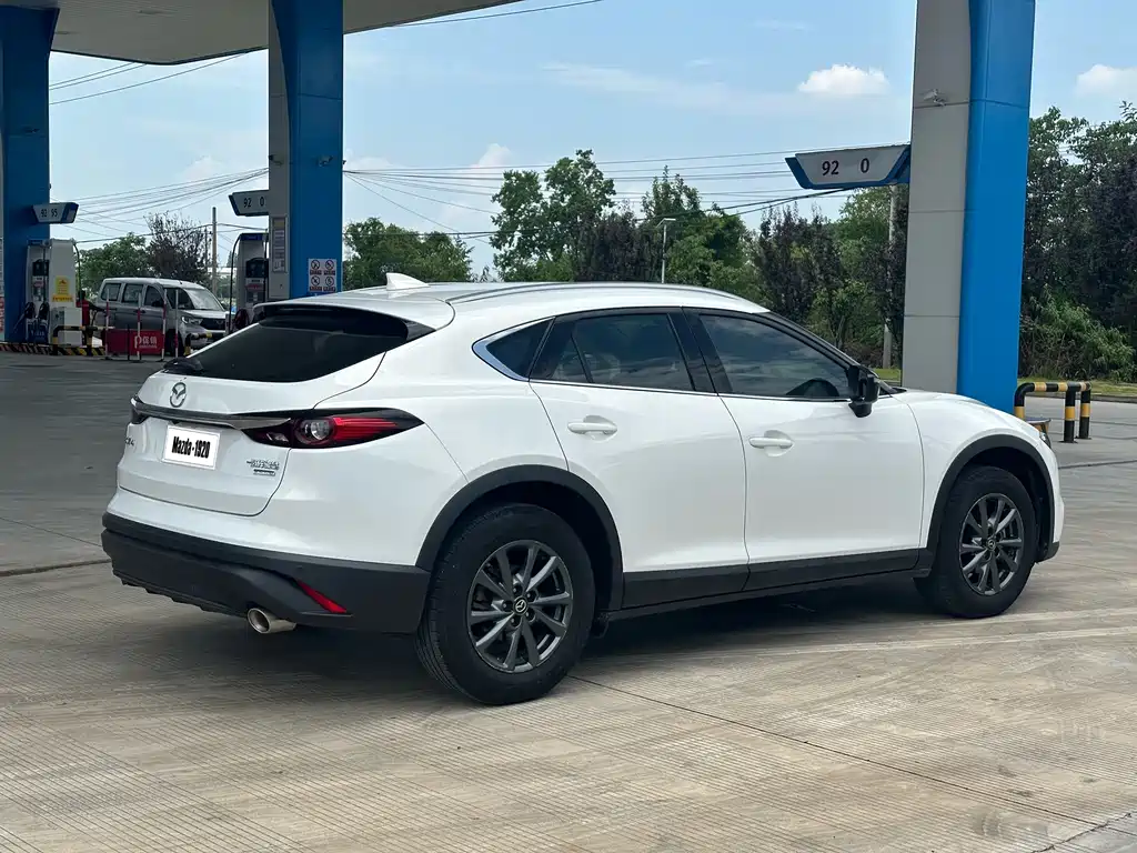 Mazda CX-4 2021