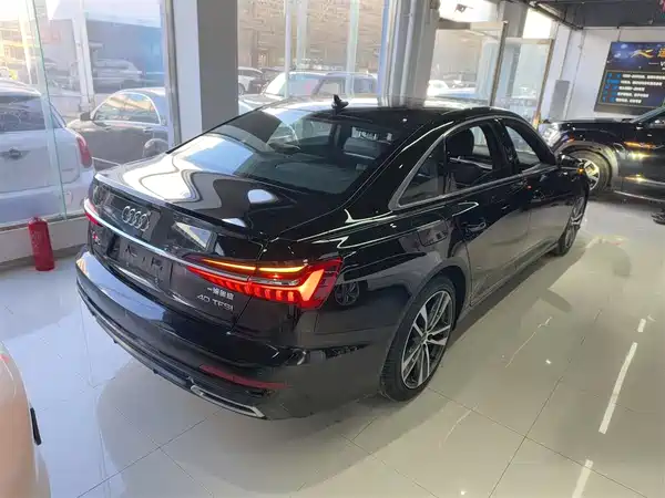 Audi A6L 2022