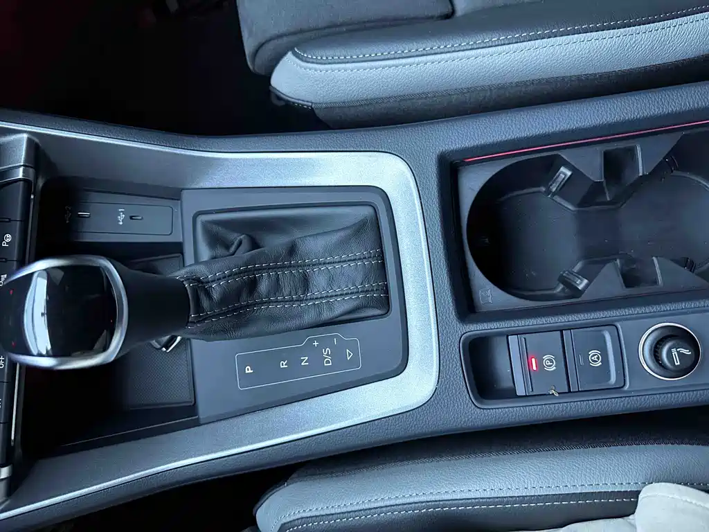 Audi Q3 2022 — фото 15