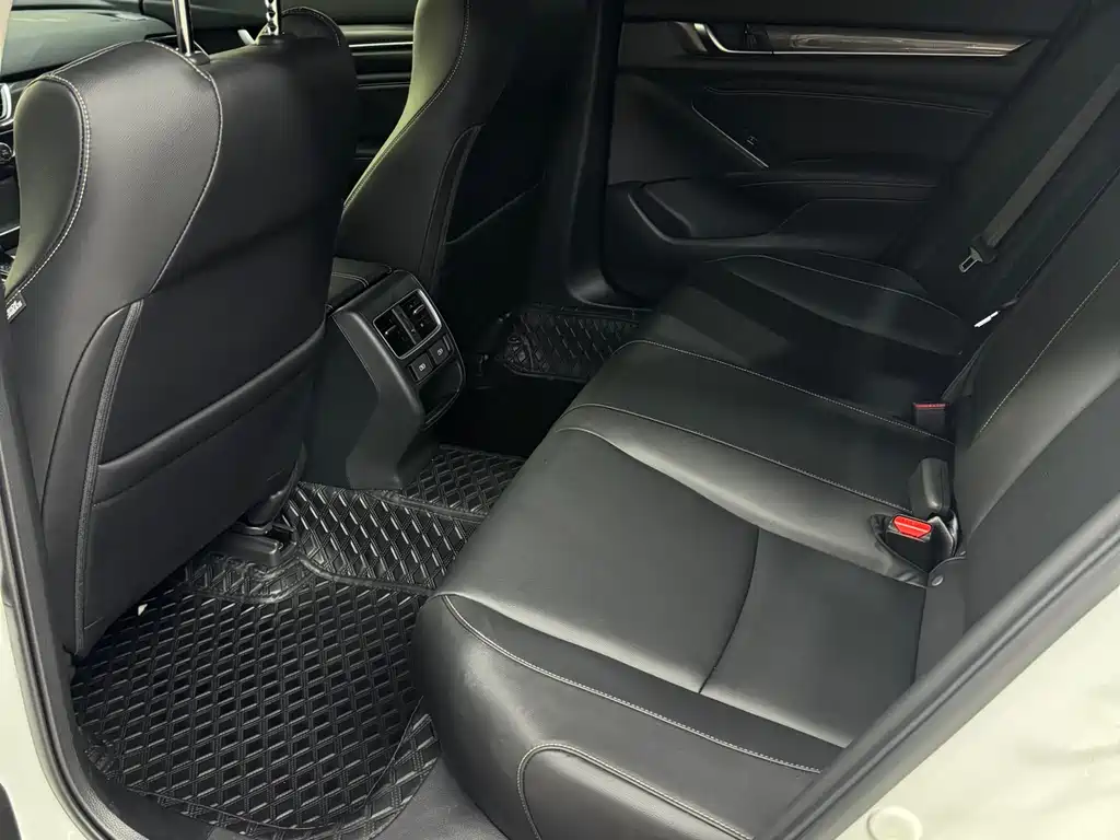 Honda Accord 2023 — фото 10