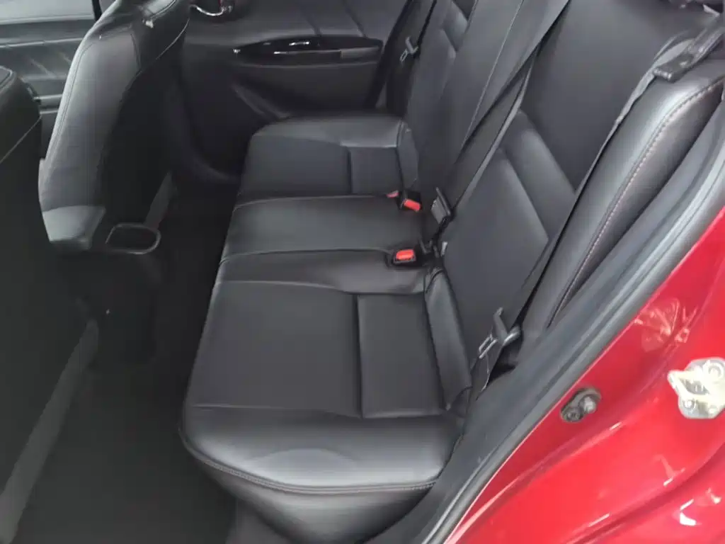 Toyota Yaris L 2022 — фото 17