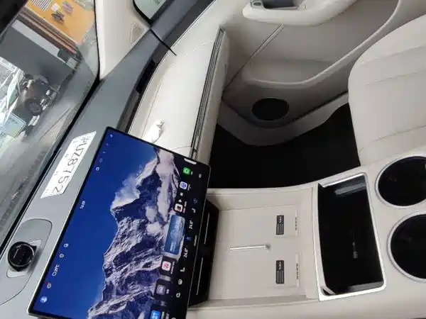 Luxeed R7 2025