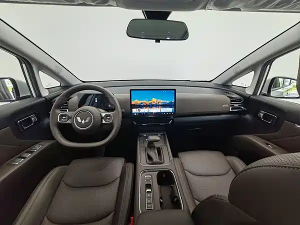 Wuling 730 2025