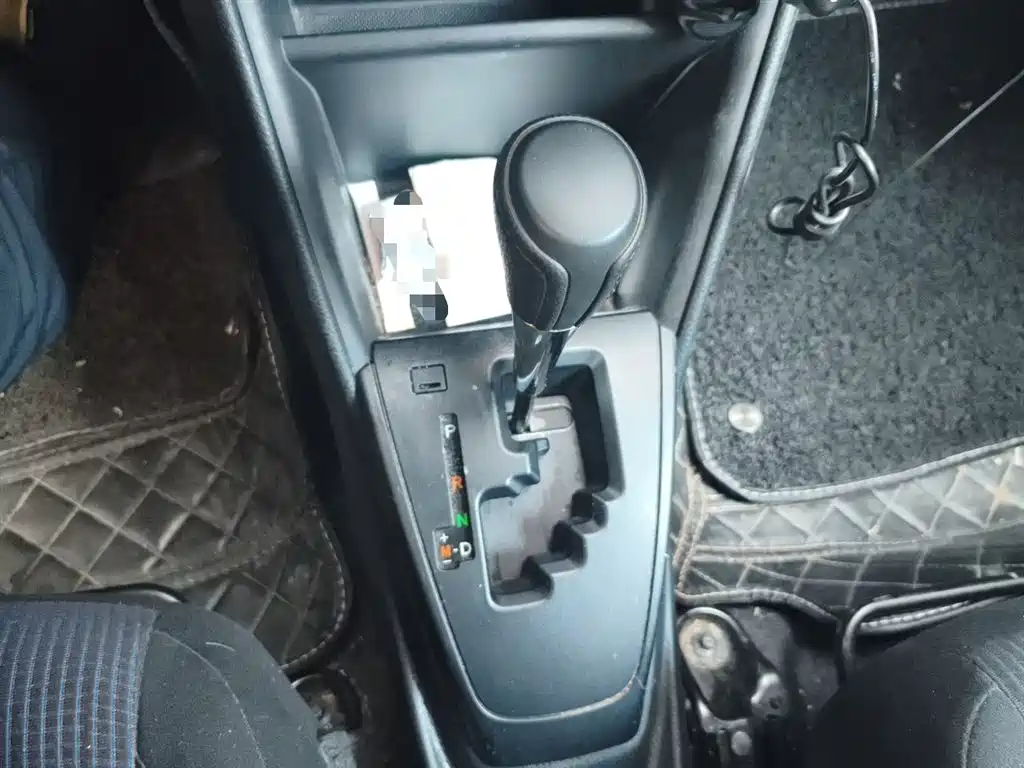 Toyota Yaris L 2018 — фото 10