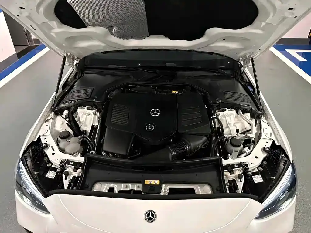 Mercedes-Benz C-Class 2023 — фото 12