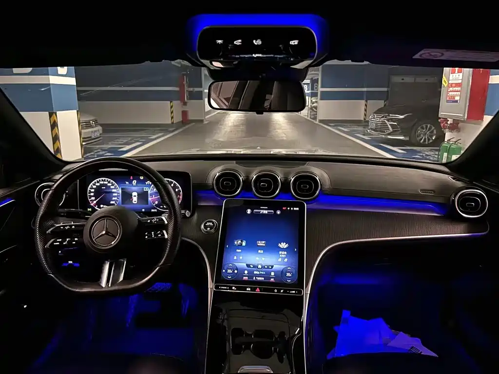 Mercedes-Benz C-Class 2023 — фото 4