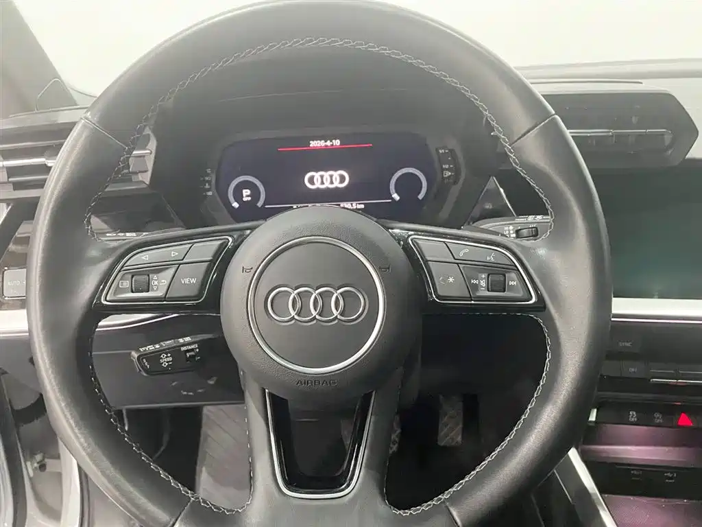 Audi A3 2024 — фото 11