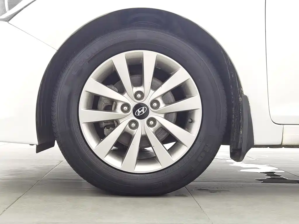 Hyundai Mistra 2015 — фото 17