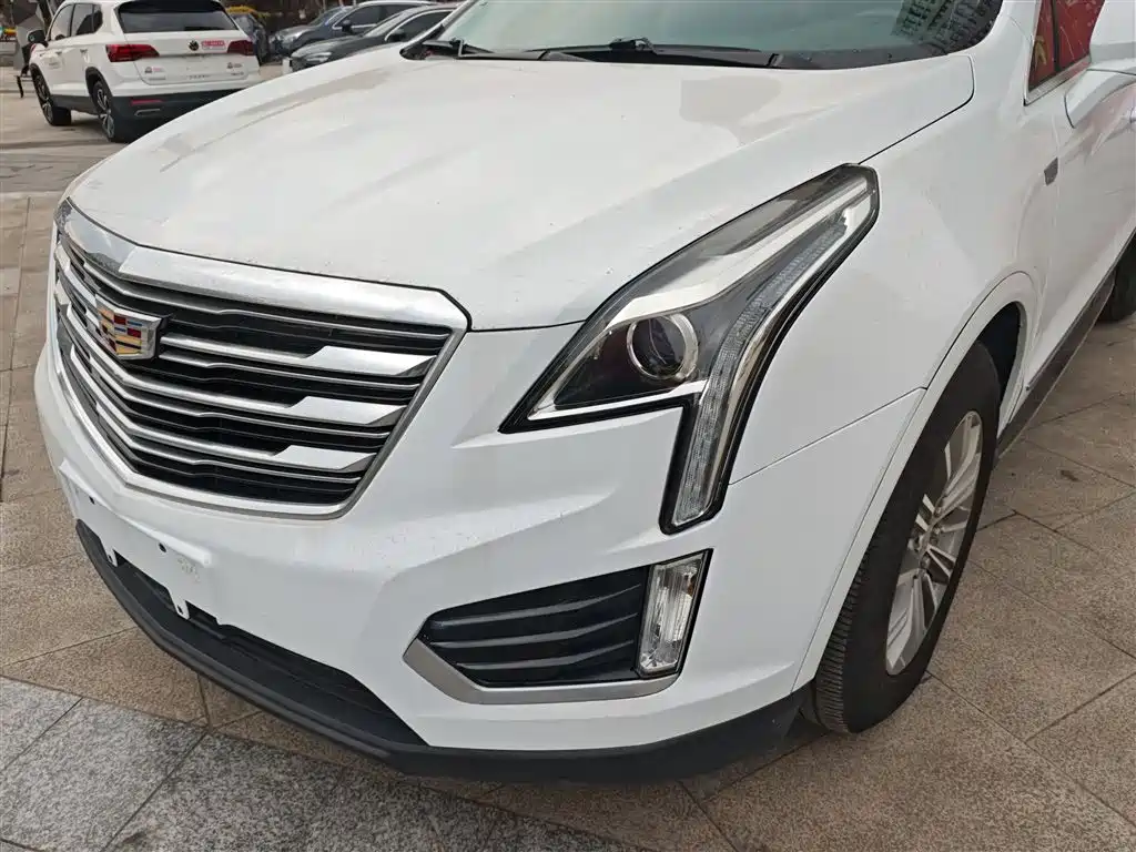 Cadillac XT5 2018 — фото 18