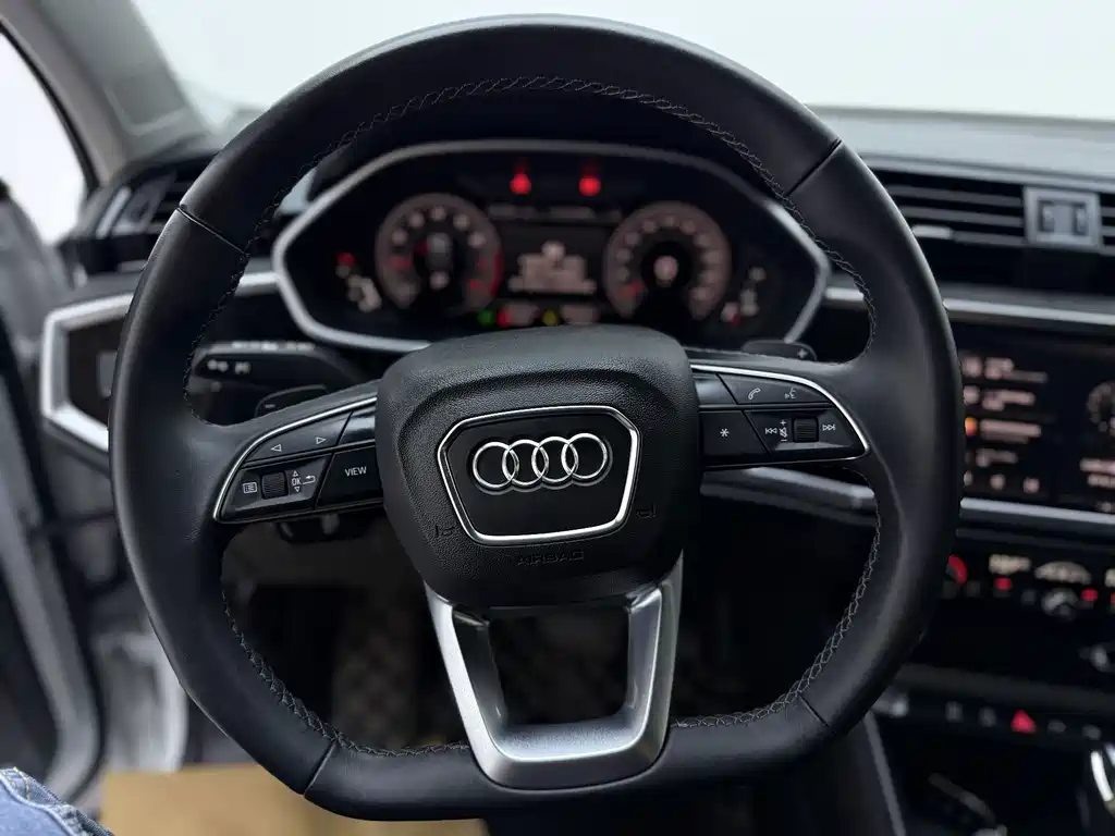 Audi Q3 2022 — фото 15