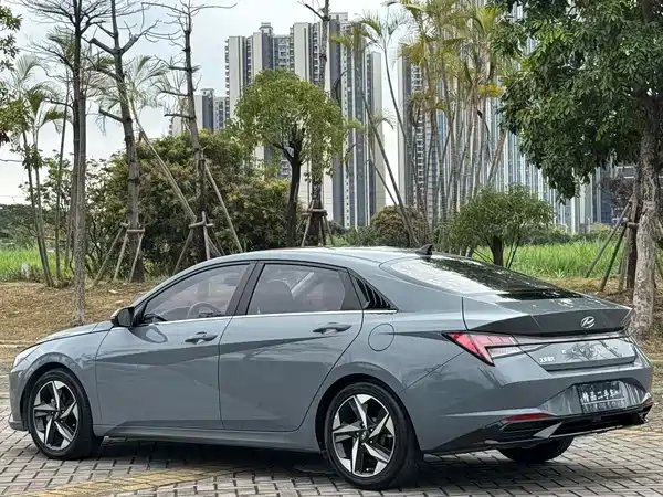 Hyundai Elantra 2021