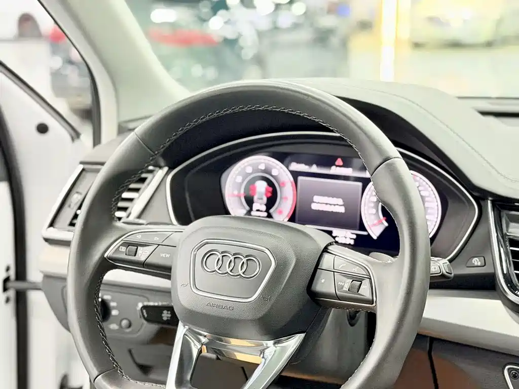 Audi Q5L 2024 — фото 6