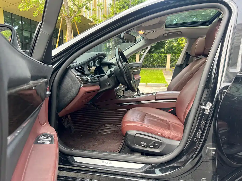 BMW 7 Series 2013 — фото 14