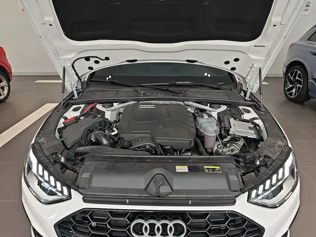 Audi A4L 2023 — фото 20