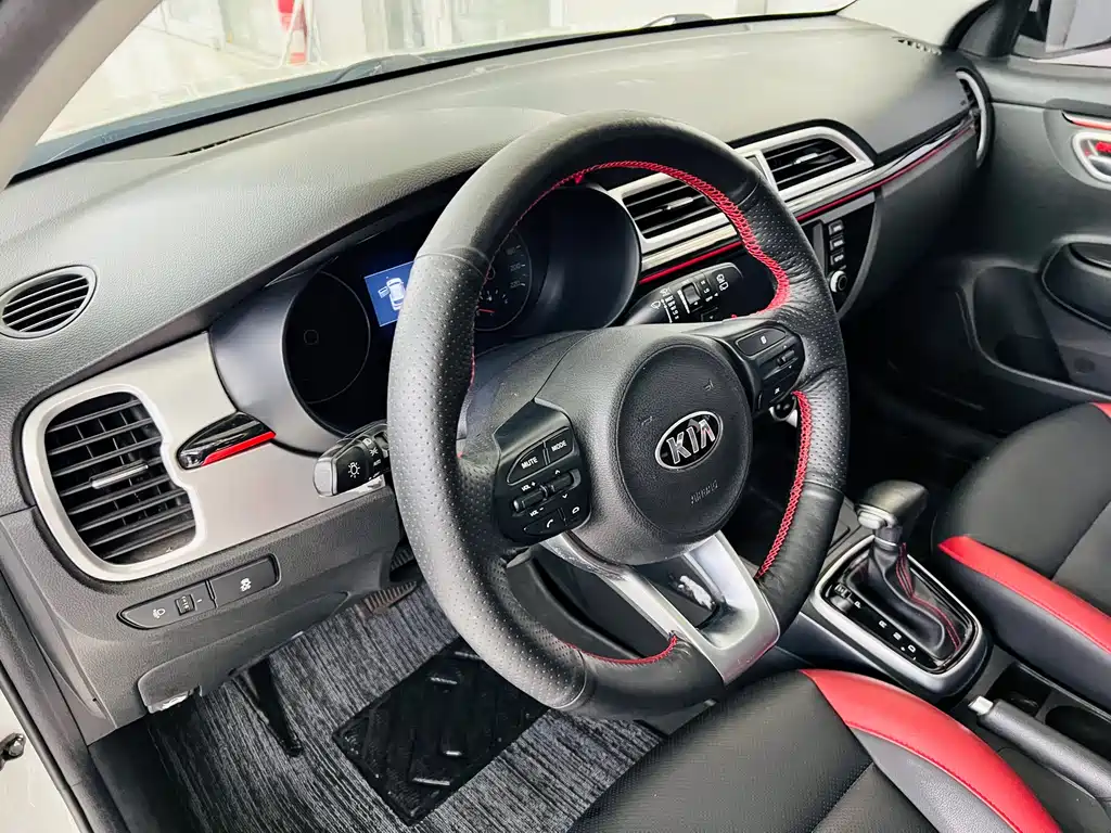 Kia KX Cross 2018 — фото 16