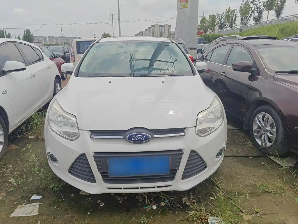 Ford Focus 2015 — фото 25