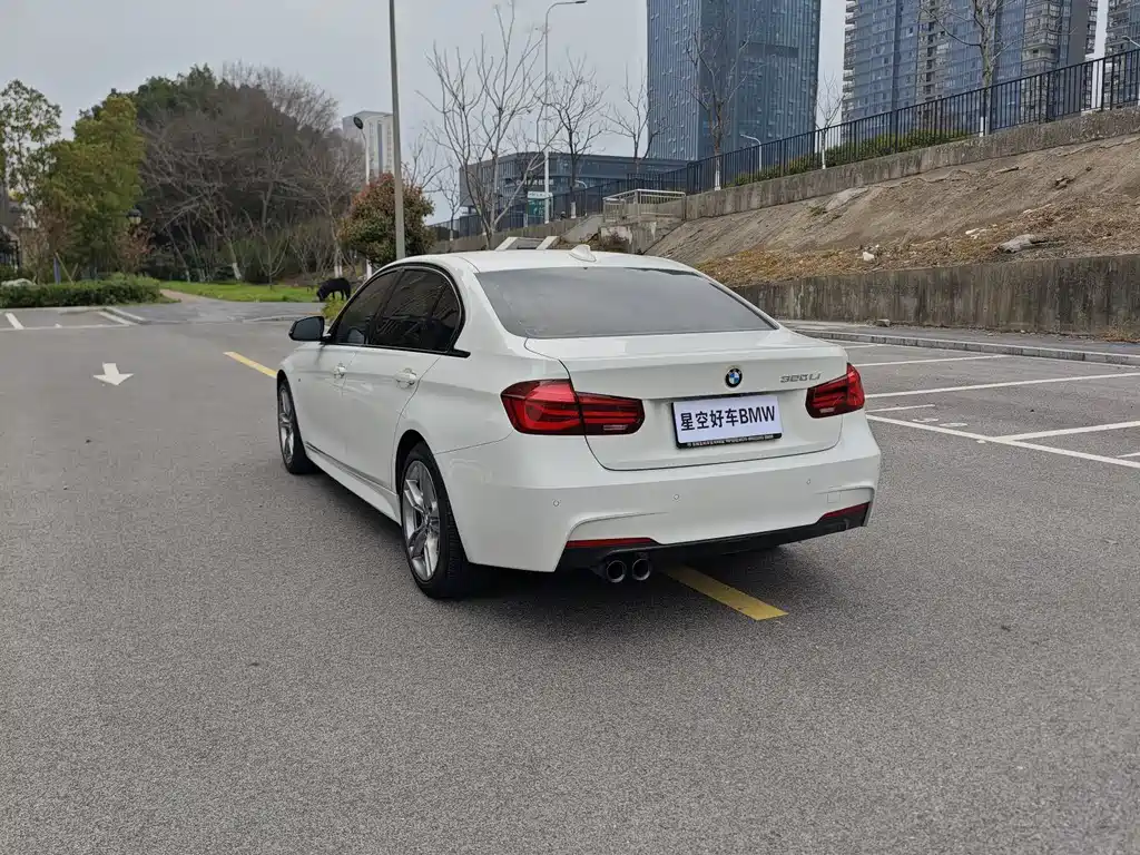 BMW 3 Series 2018 — фото 16