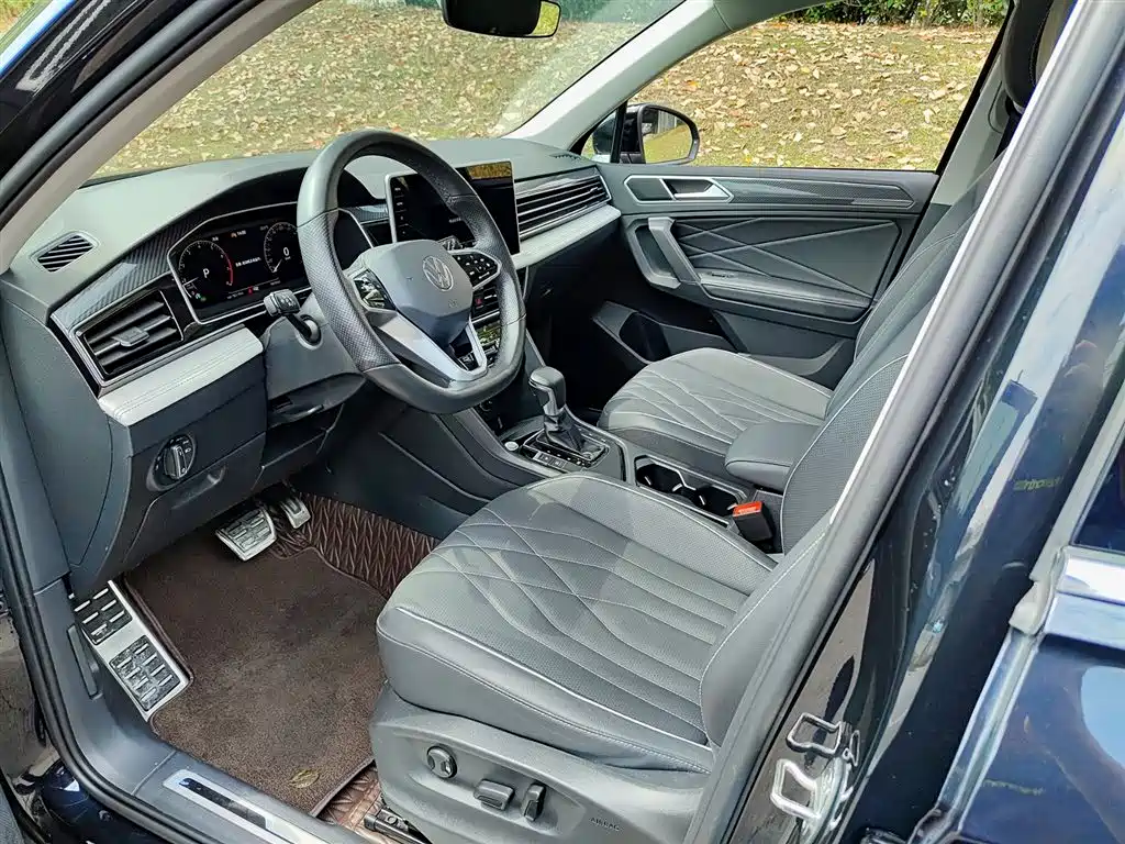 Volkswagen Tiguan L 2023 — фото 7