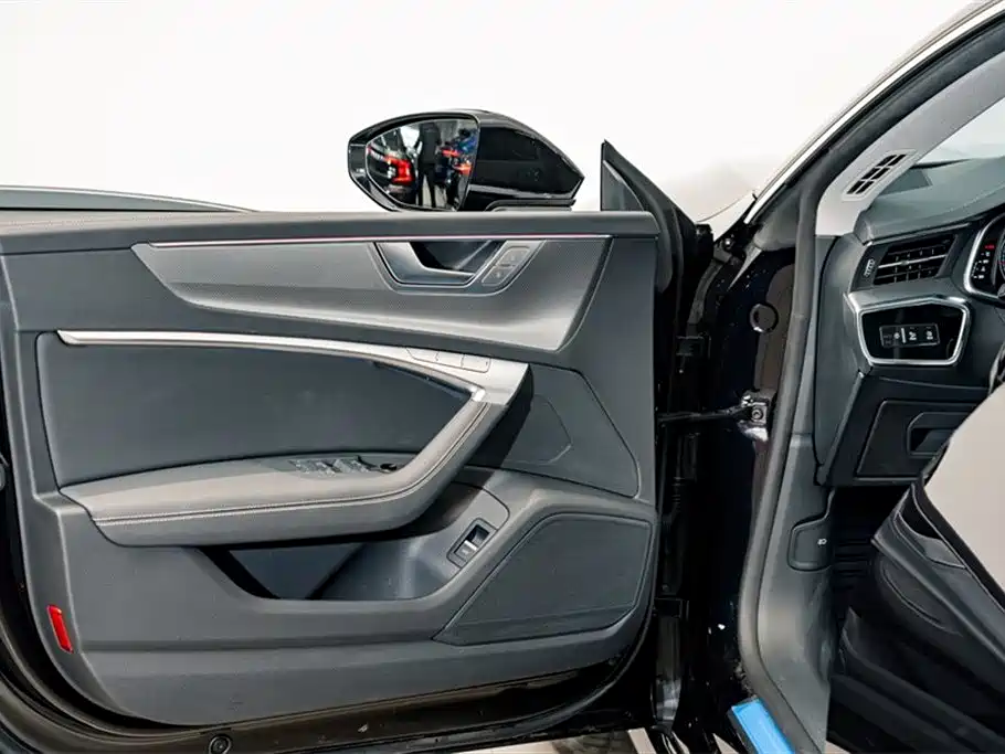 Audi A7L 2025 — фото 17