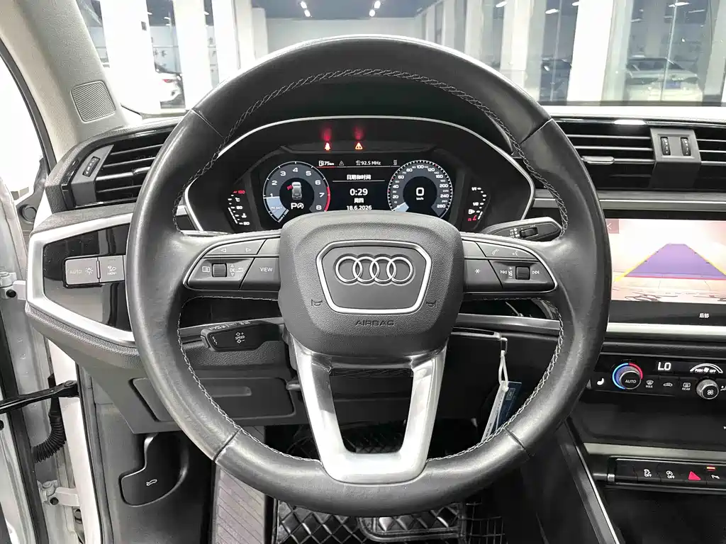 Audi Q3 2022 — фото 8