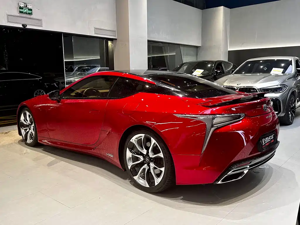 Lexus LC 2018 — фото 9