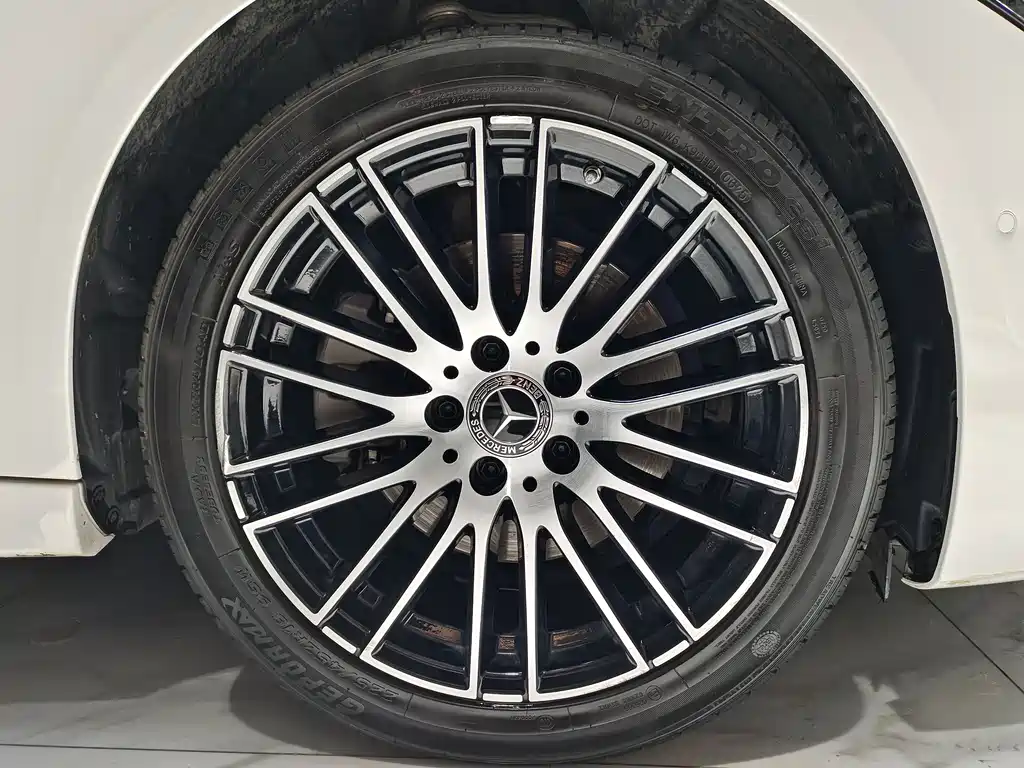 Mercedes-Benz C-Class 2023 — фото 21
