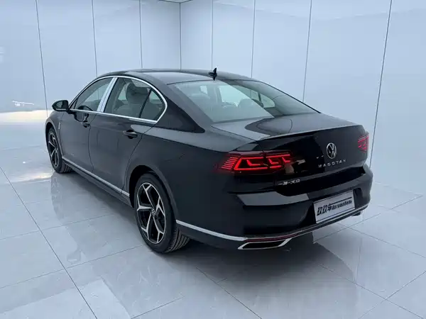 Volkswagen Magotan 2025