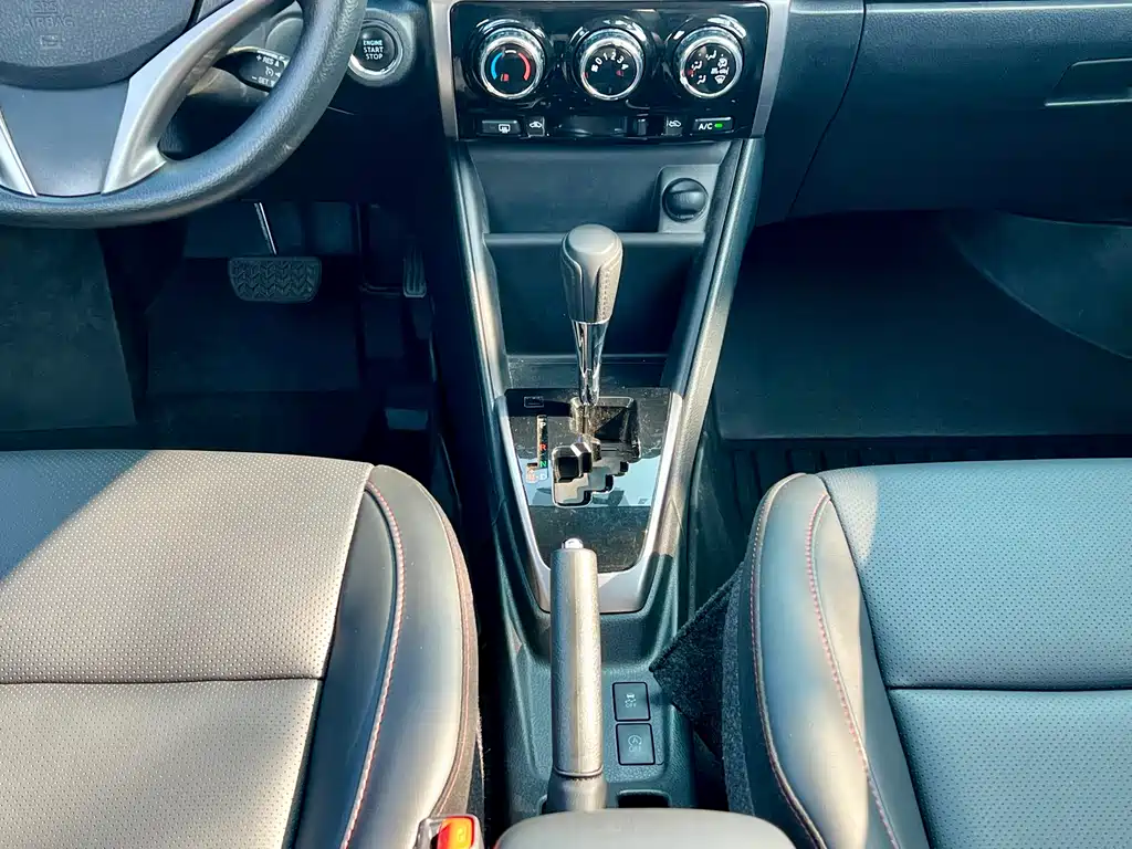 Toyota Yaris L 2022 — фото 9